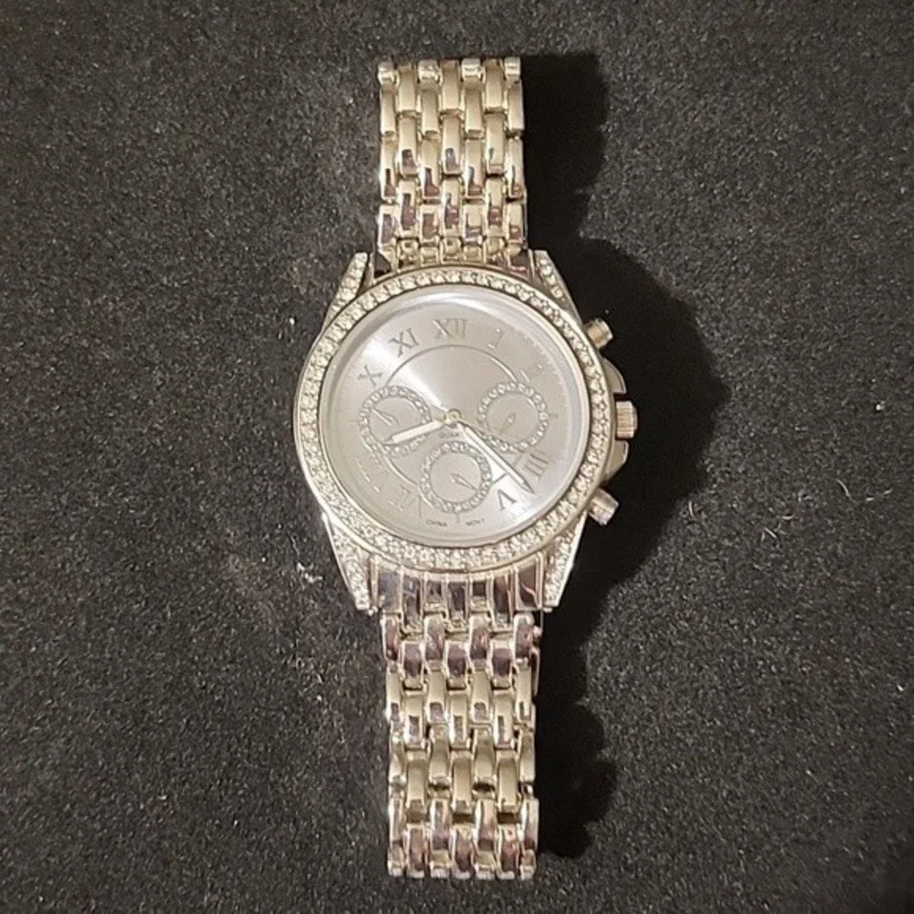 Vintage Silvertone Ladies Watch with White Rhinestones Chain Link Band